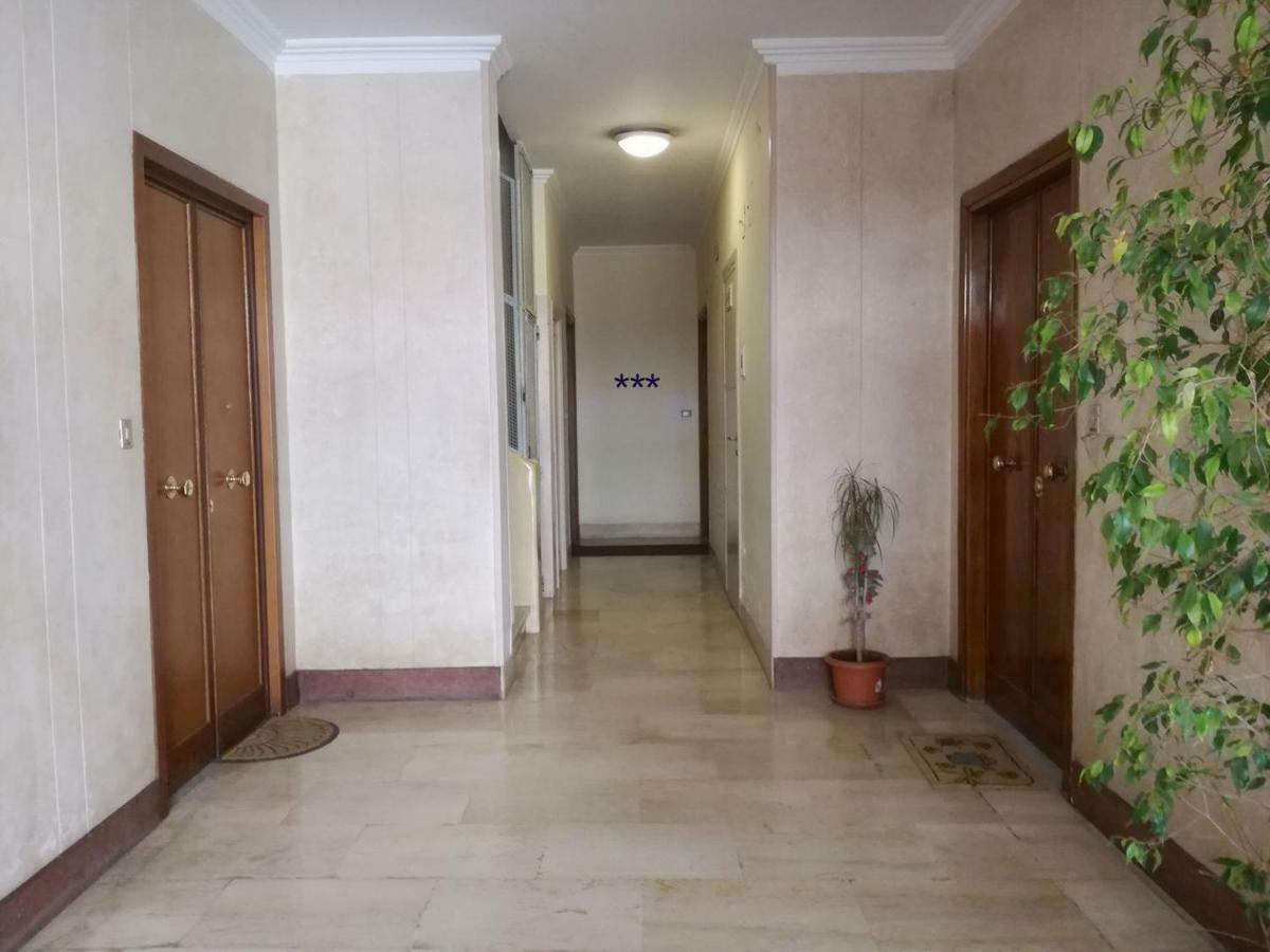 White Apartment Rome Extérieur photo